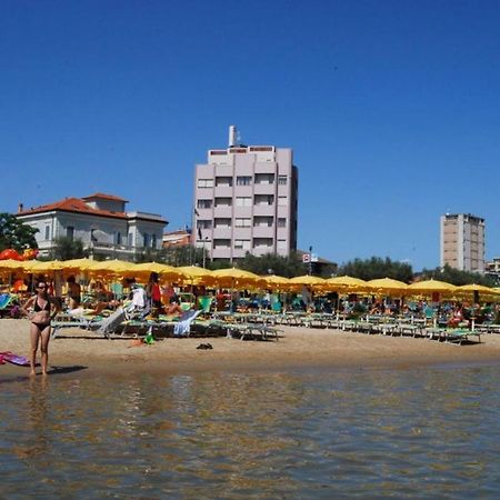 פסארו Hotel Bristol מראה חיצוני תמונה