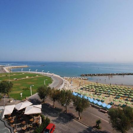 פסארו Hotel Bristol מראה חיצוני תמונה