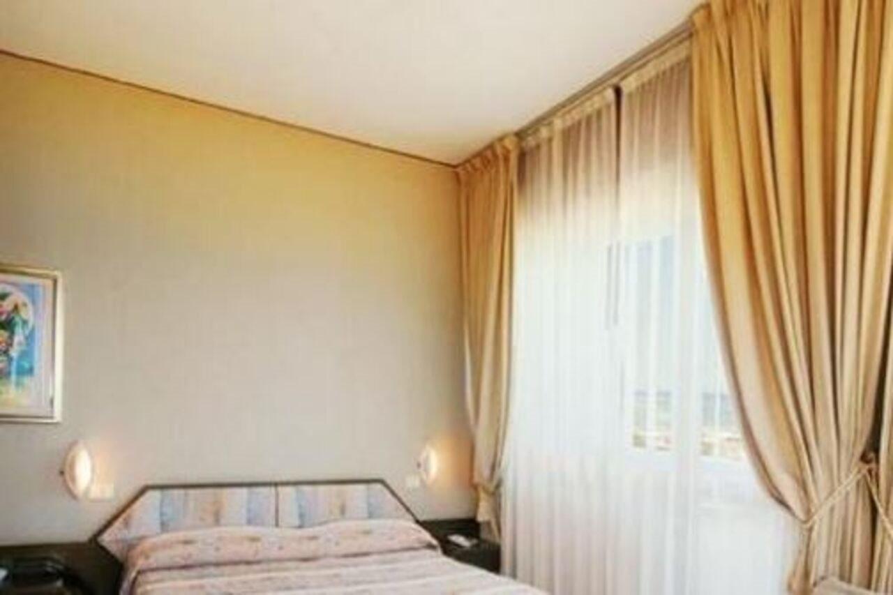 פסארו Hotel Bristol מראה חיצוני תמונה