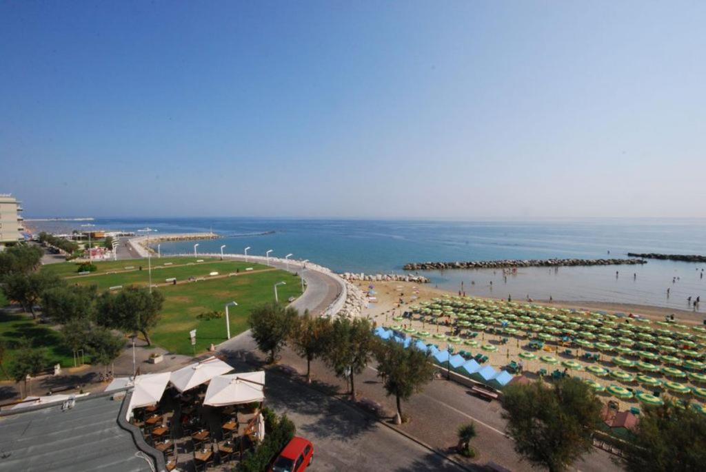 פסארו Hotel Bristol מראה חיצוני תמונה