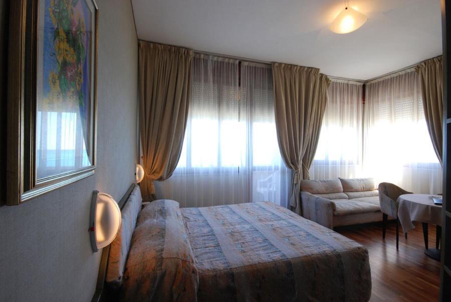 פסארו Hotel Bristol מראה חיצוני תמונה