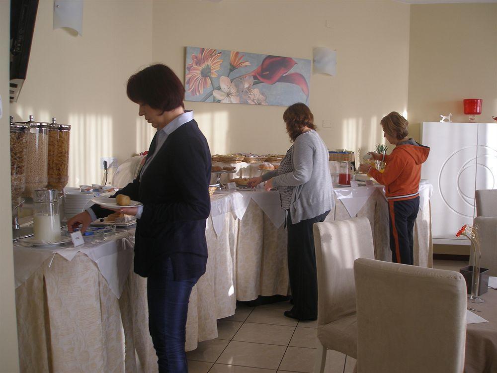 פסארו Hotel Bristol מראה חיצוני תמונה