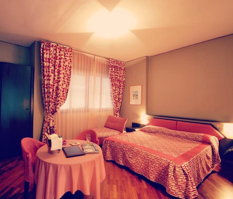 פסארו Hotel Bristol מראה חיצוני תמונה