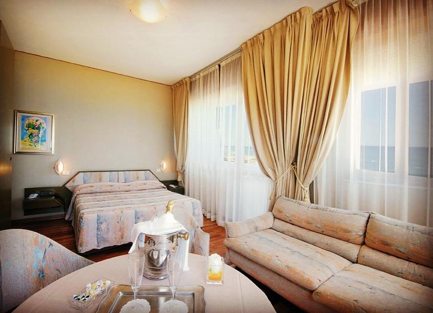 פסארו Hotel Bristol מראה חיצוני תמונה