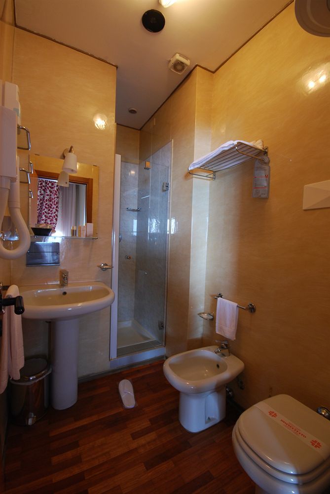 פסארו Hotel Bristol מראה חיצוני תמונה
