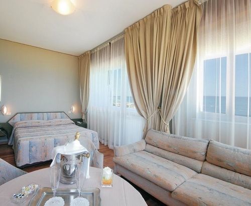 פסארו Hotel Bristol מראה חיצוני תמונה